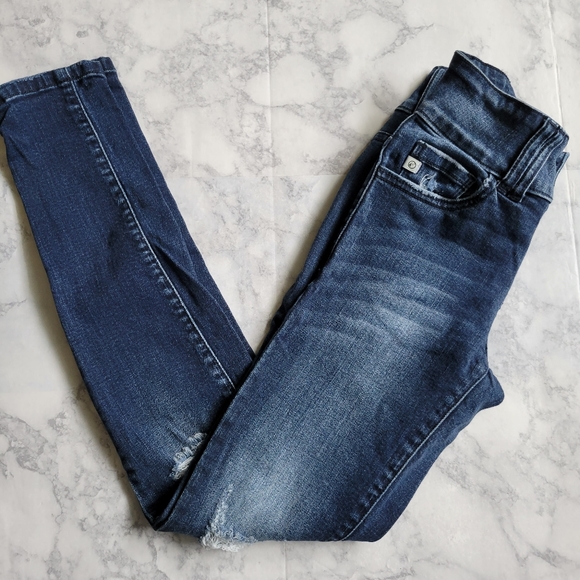 KanCan distressed midrise skinny jeans size 24 - Picture 2 of 9